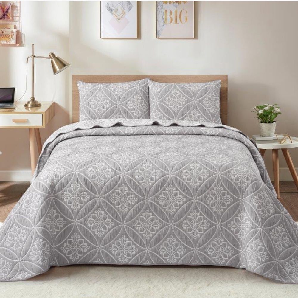 Jacquard Grey Mandala Pattern King Quilt Set Beautiful Farmhouse Cottage Design